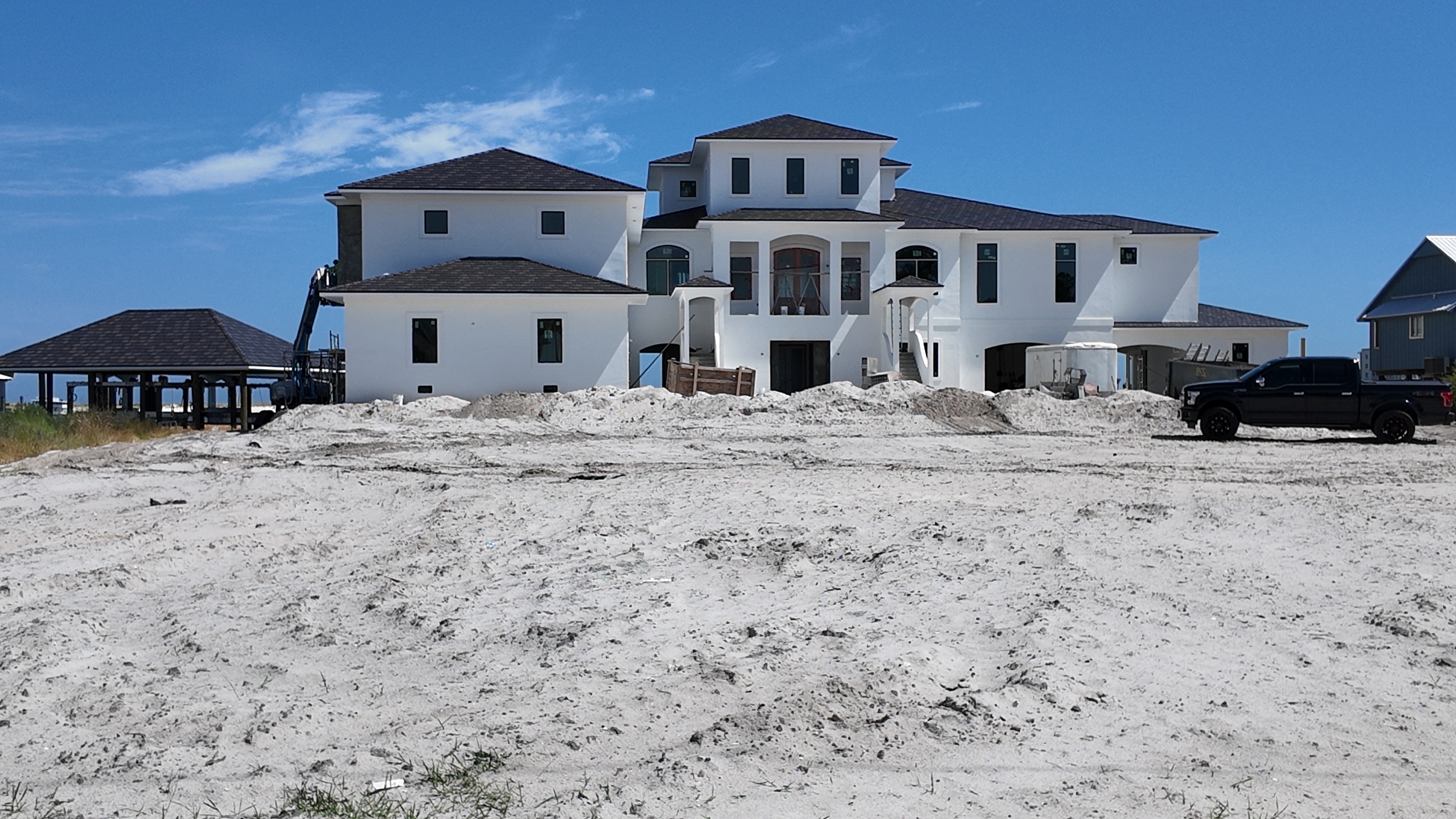 The Role of R-Value and Insulation in Luxury Home Construction on the Gulf Coast